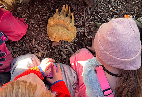 Outdoor School program about animal tracks at Cheyenne Mountain Zoo